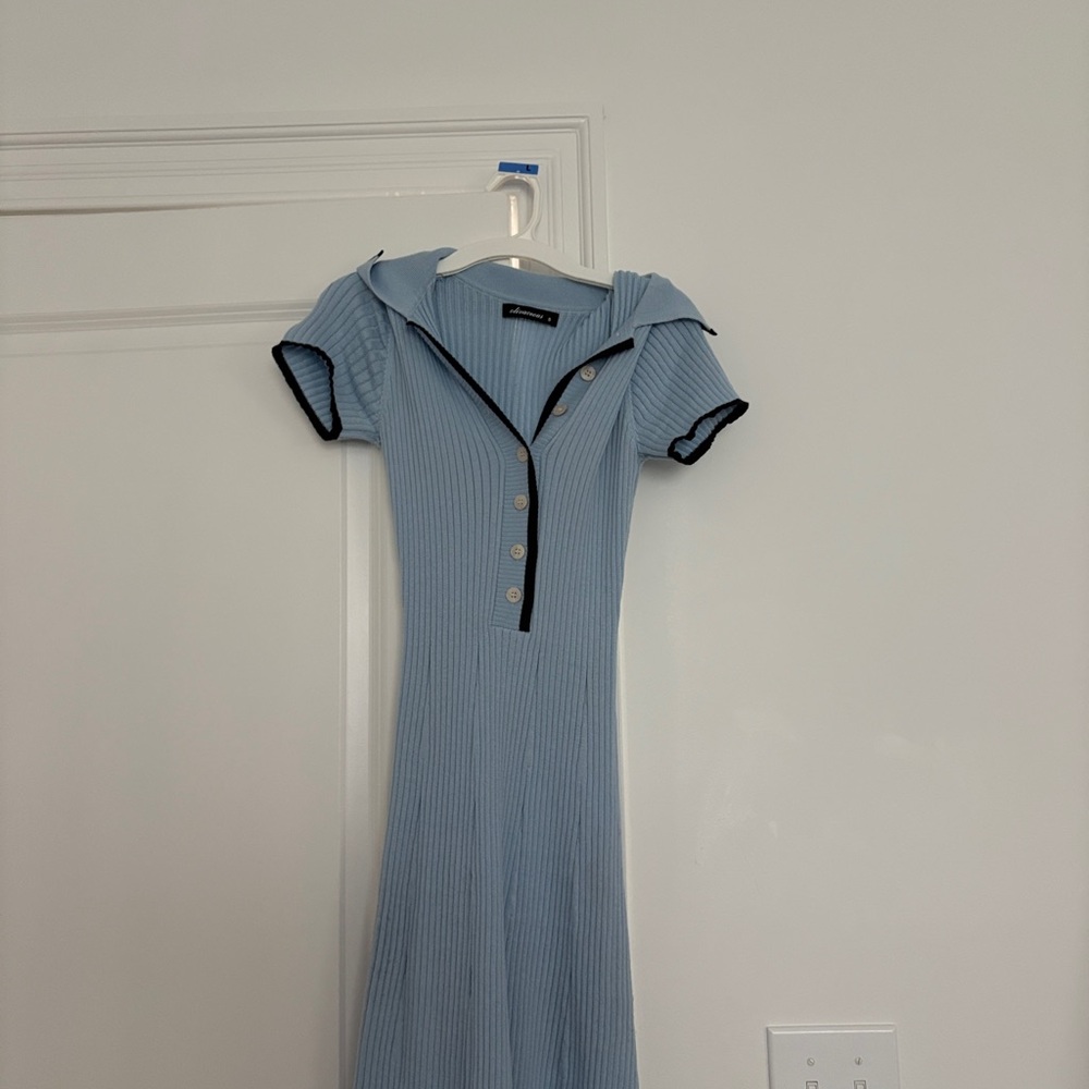 Vestique Light Blue Ribbed Midi Dress